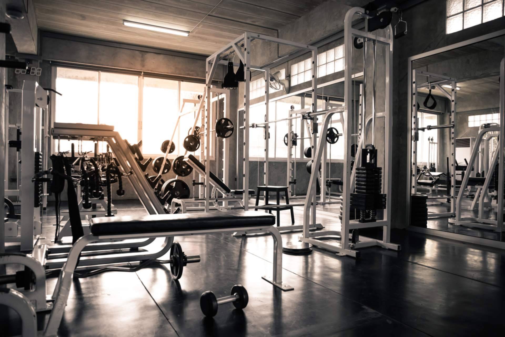 Cómo convertir un área del hogar en un gimnasio funcional y versátil