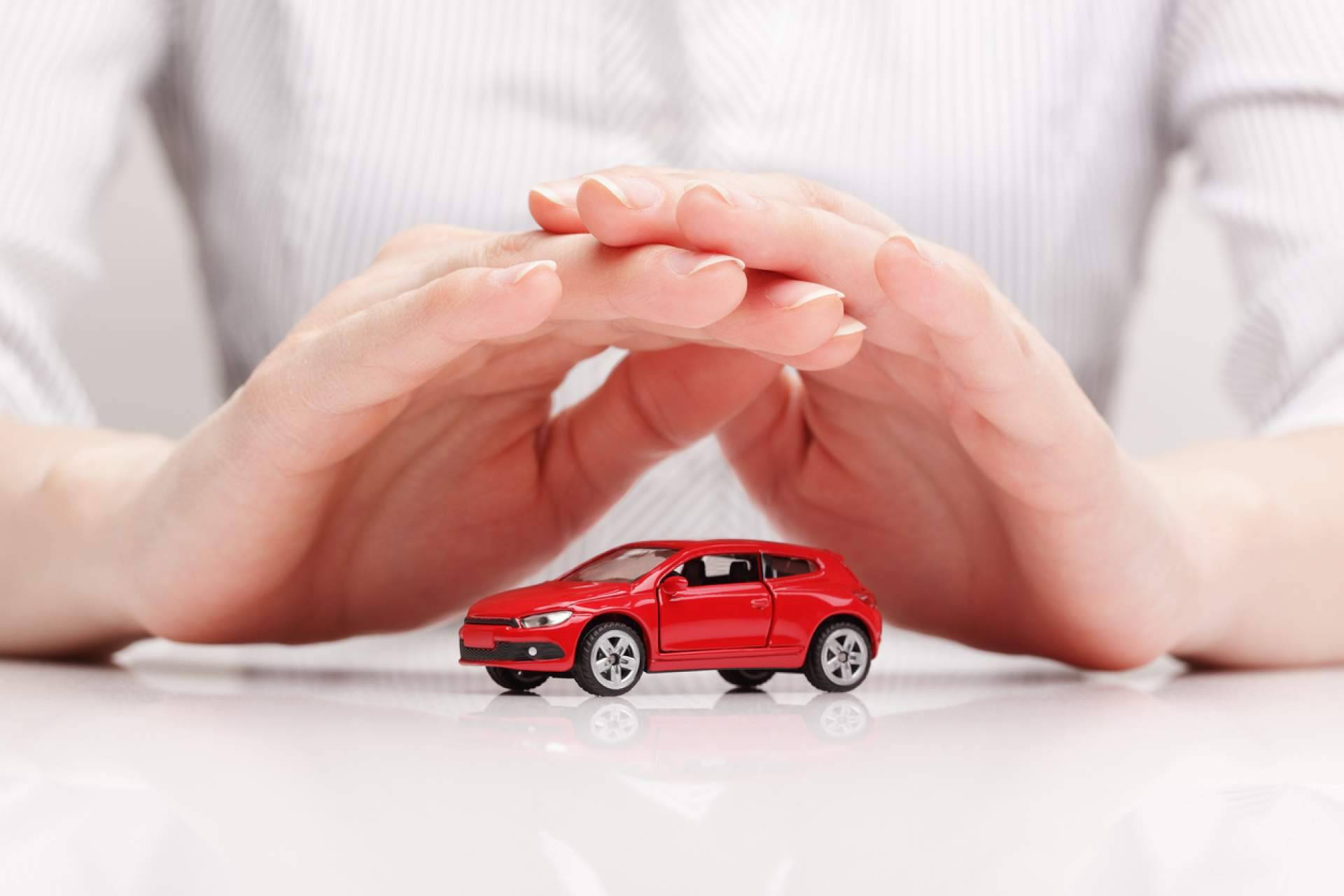Beneficios de un Seguro para Carros; coberturas y asistencias que acompañan la movilidad diaria